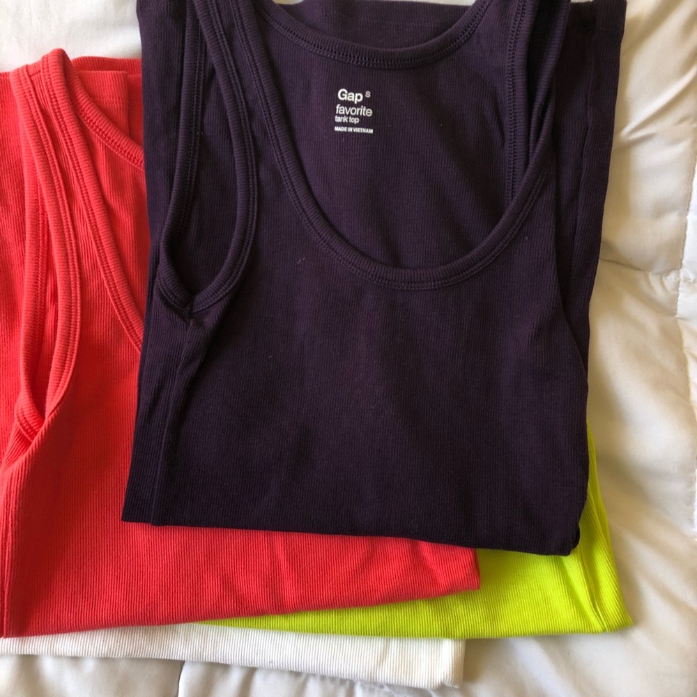 4 gap favorite ribbed tank tops!
